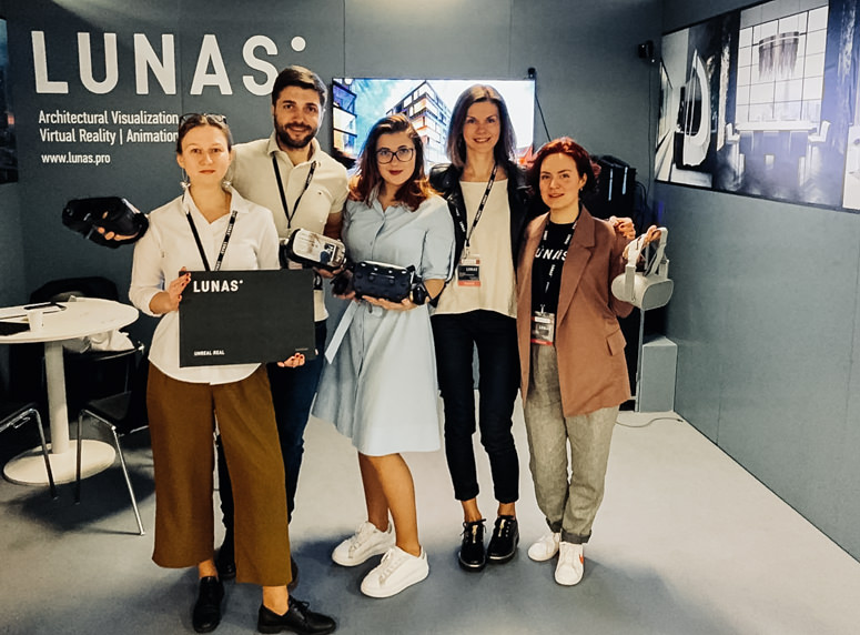 Lunas team at MIPIM property show demonstrating VR tours for agents and construction companies